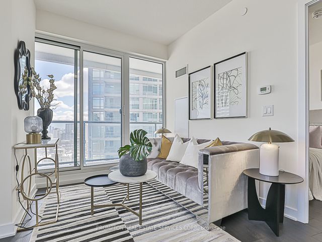 2203 - 2221 Yonge St