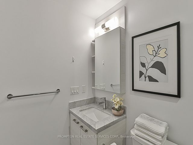 2203 - 2221 Yonge St