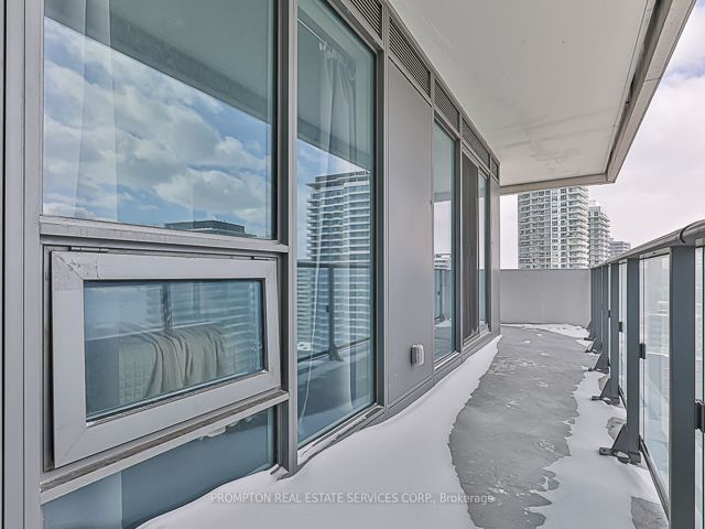 2203 - 2221 Yonge St