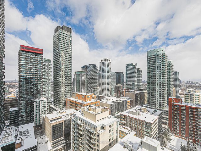 2203 - 2221 Yonge St