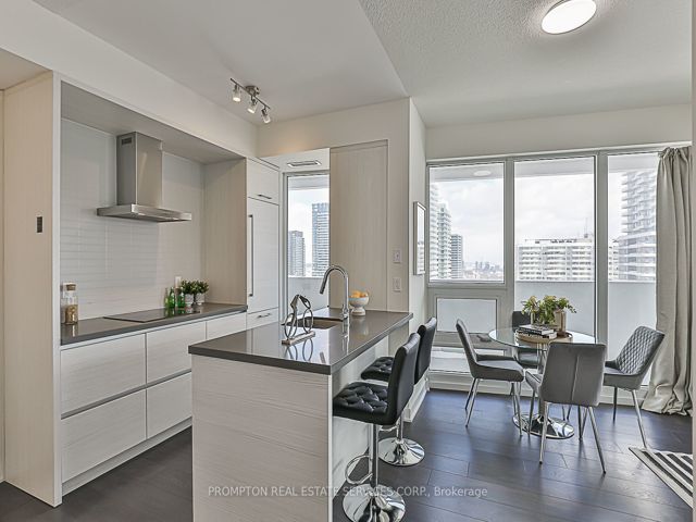 2203 - 2221 Yonge St