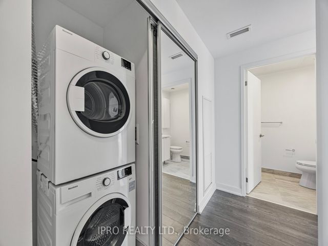 1811 - 50 O'neill Rd