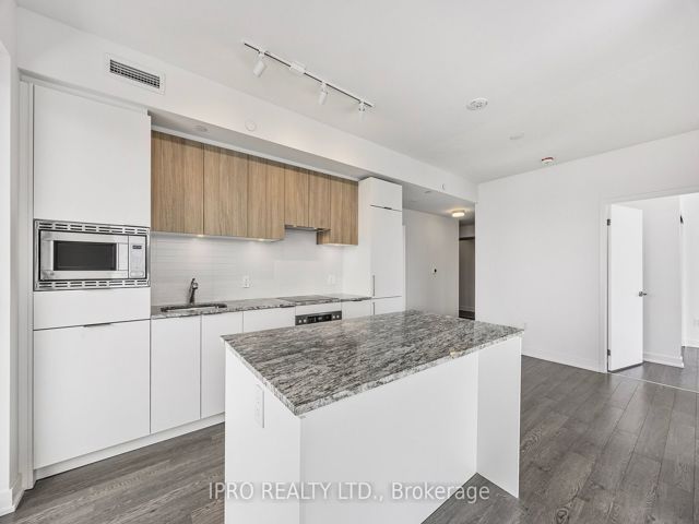 1811 - 50 O'neill Rd