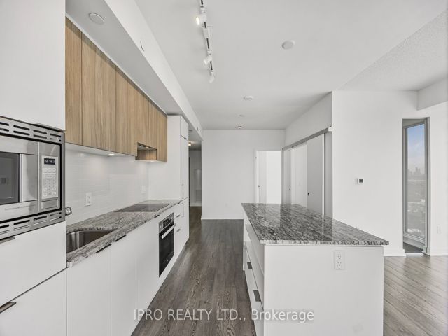 1811 - 50 O'neill Rd