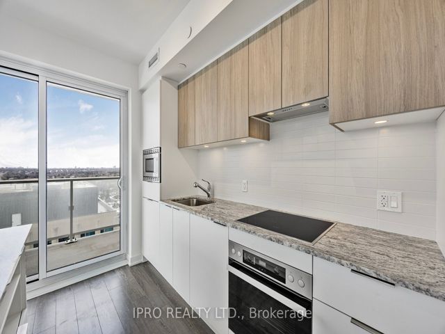 1811 - 50 O'neill Rd