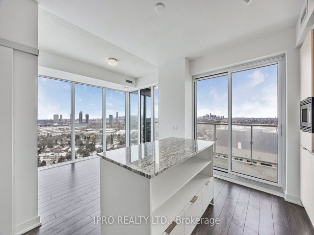 1811 - 50 O'neill Rd