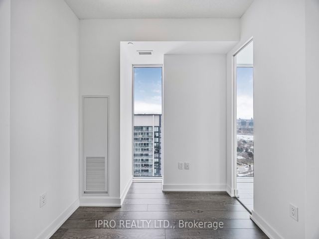 1811 - 50 O'neill Rd
