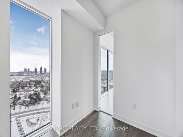 1811 - 50 O'neill Rd