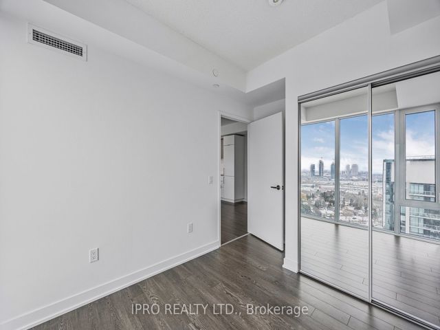 1811 - 50 O'neill Rd