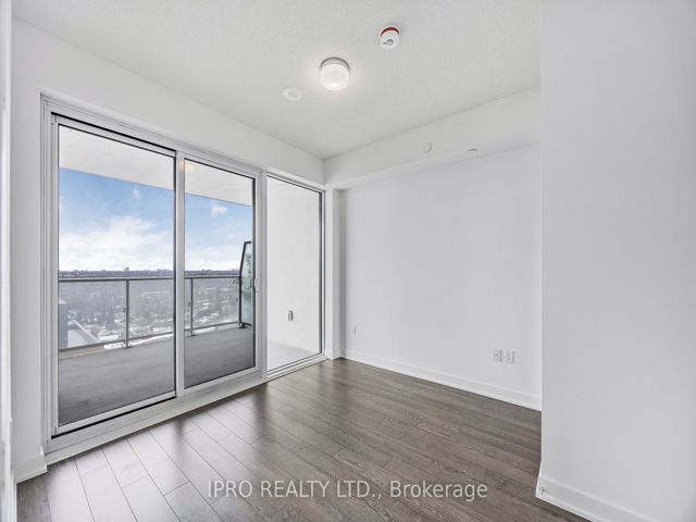 1811 - 50 O'neill Rd