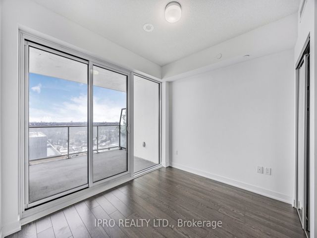 1811 - 50 O'neill Rd