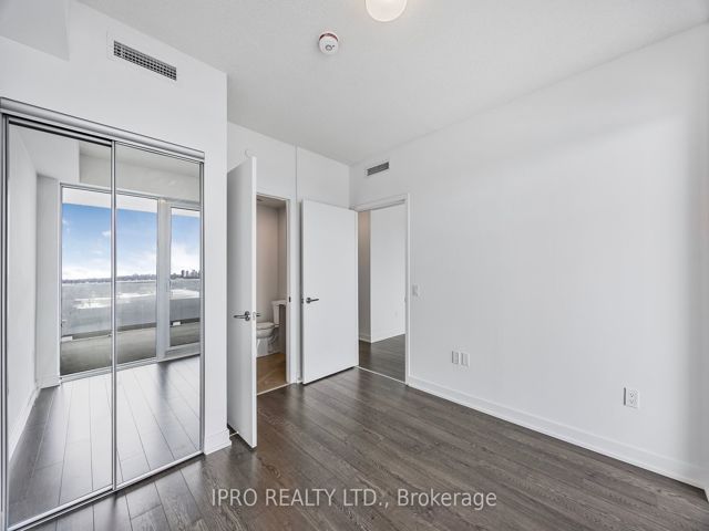 1811 - 50 O'neill Rd