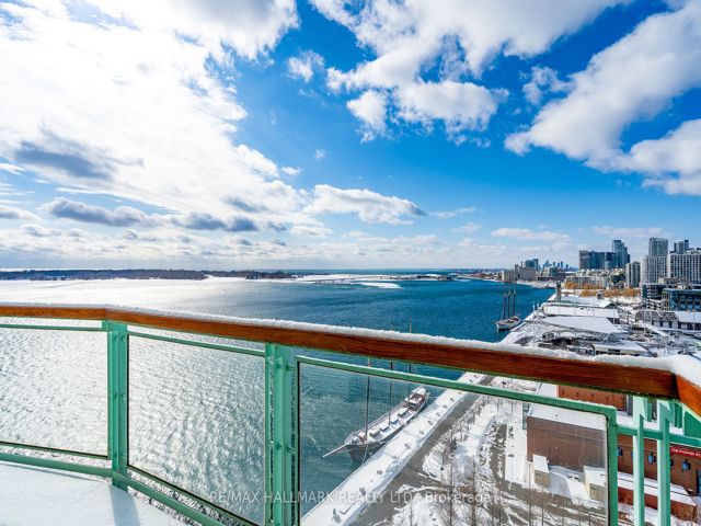 1108 - 211 Queens Quay W