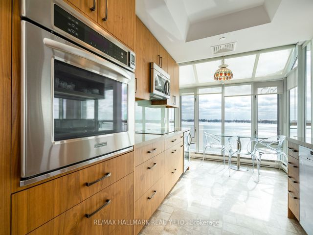 1108 - 211 Queens Quay W