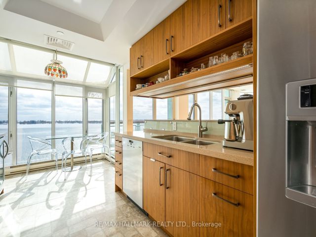 1108 - 211 Queens Quay W