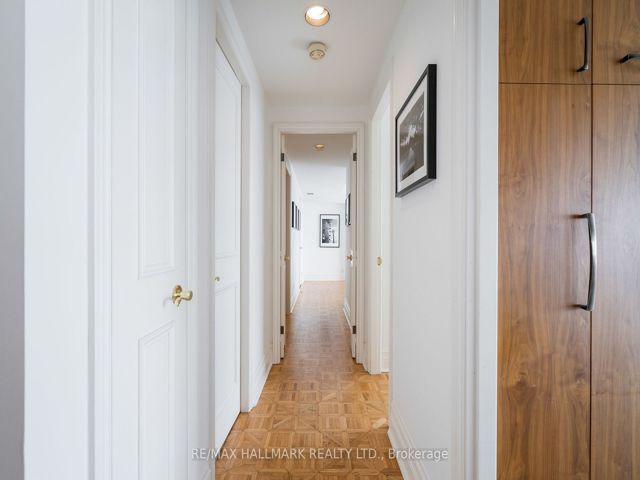 1108 - 211 Queens Quay W