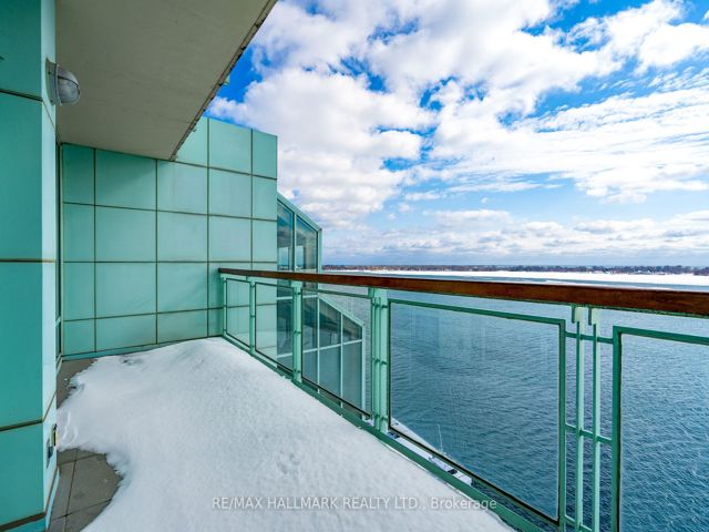 1108 - 211 Queens Quay W