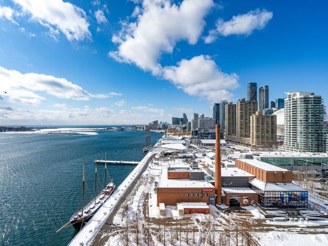 1108 - 211 Queens Quay W
