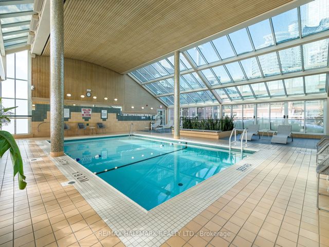 1108 - 211 Queens Quay W