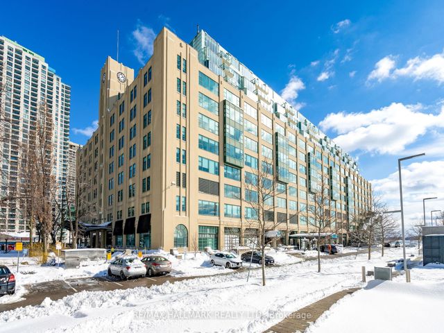 1108 - 211 Queens Quay W