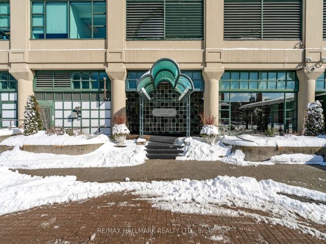 1108 - 211 Queens Quay W