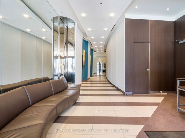 1108 - 211 Queens Quay W
