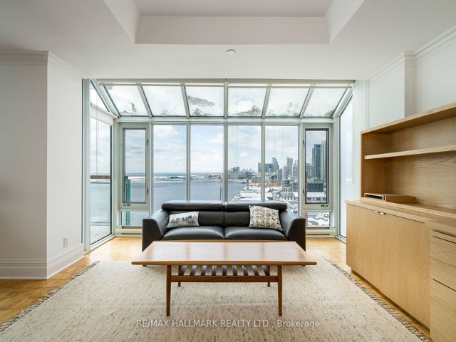 1108 - 211 Queens Quay W