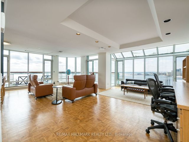 1108 - 211 Queens Quay W
