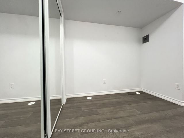 23 - 39 Drewry Ave