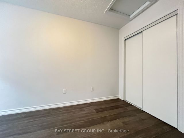 23 - 39 Drewry Ave