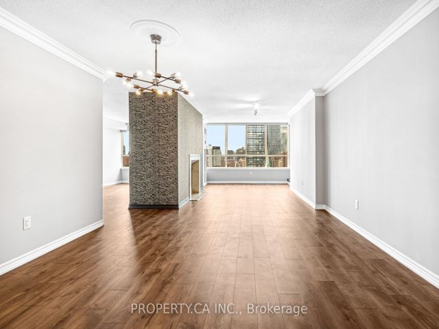 1106 - 130 Carlton St