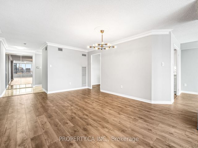 1106 - 130 Carlton St