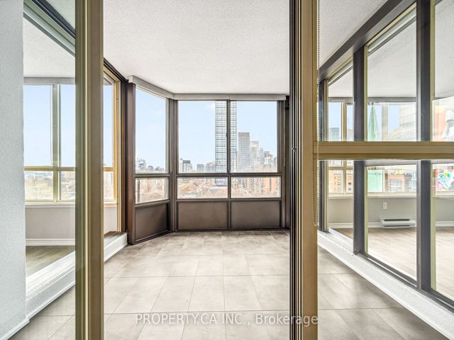 1106 - 130 Carlton St