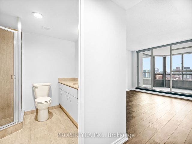 1106 - 130 Carlton St