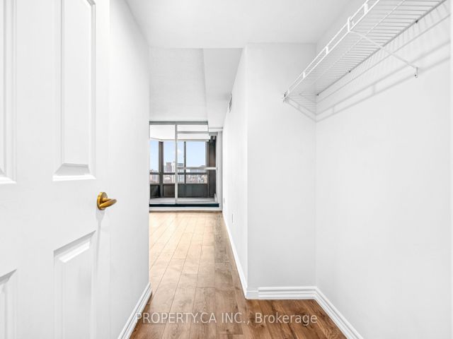 1106 - 130 Carlton St