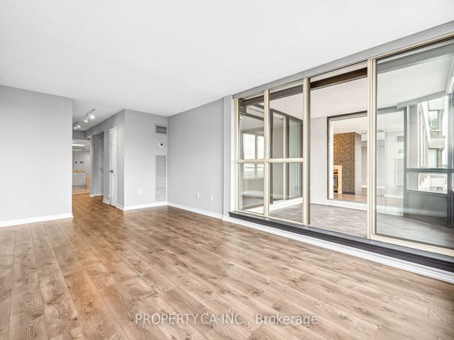 1106 - 130 Carlton St