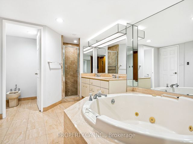 1106 - 130 Carlton St