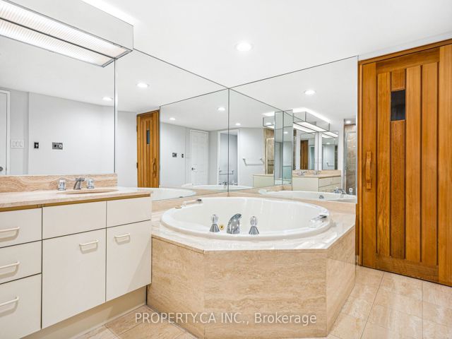 1106 - 130 Carlton St