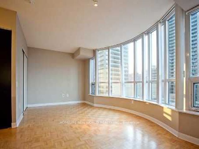 709 - 33 Sheppard Ave E