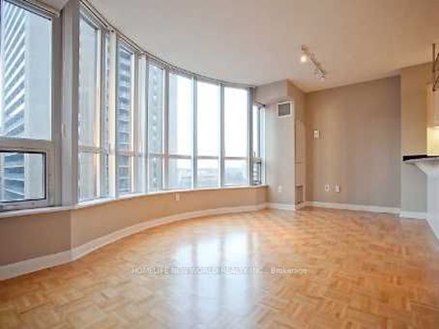 709 - 33 Sheppard Ave E