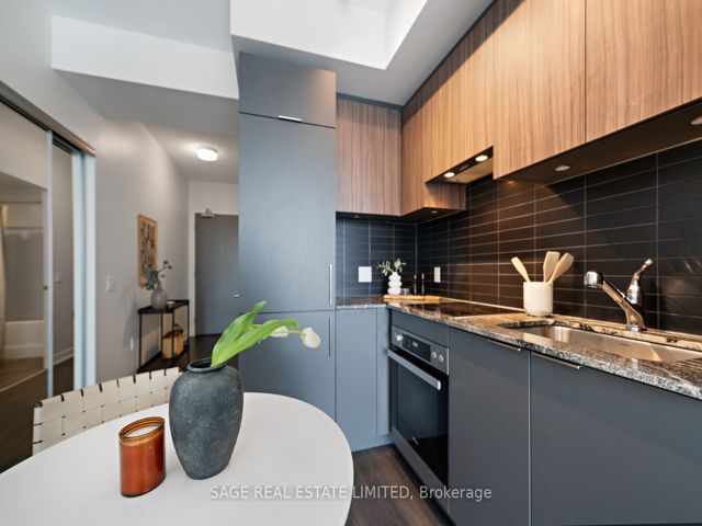 519 - 50 O'neill Rd