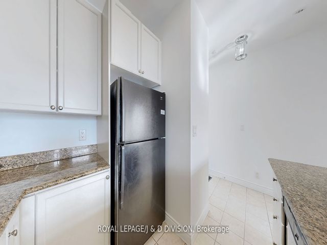 UPH01 - 245 Davisville Ave