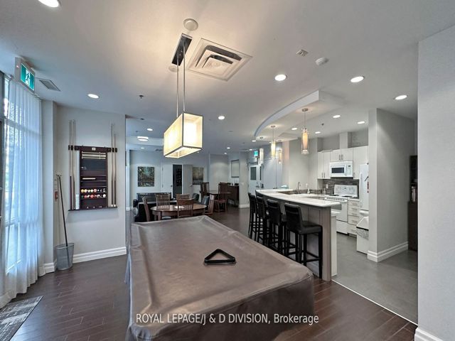 UPH01 - 245 Davisville Ave