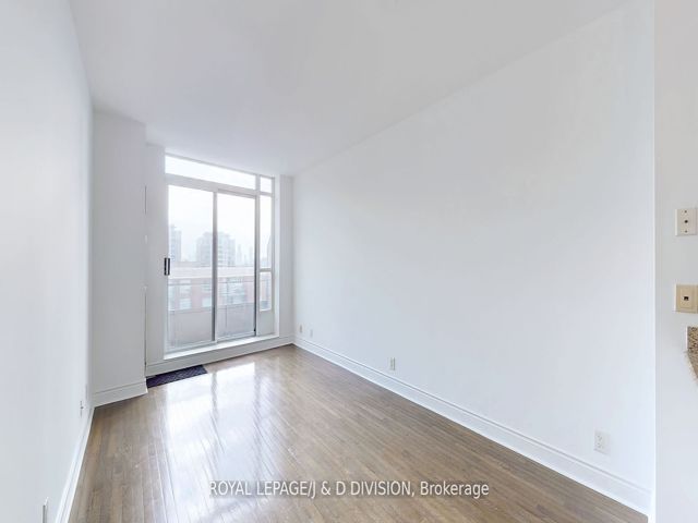 UPH01 - 245 Davisville Ave