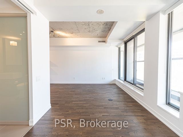 606 - 560 King St W