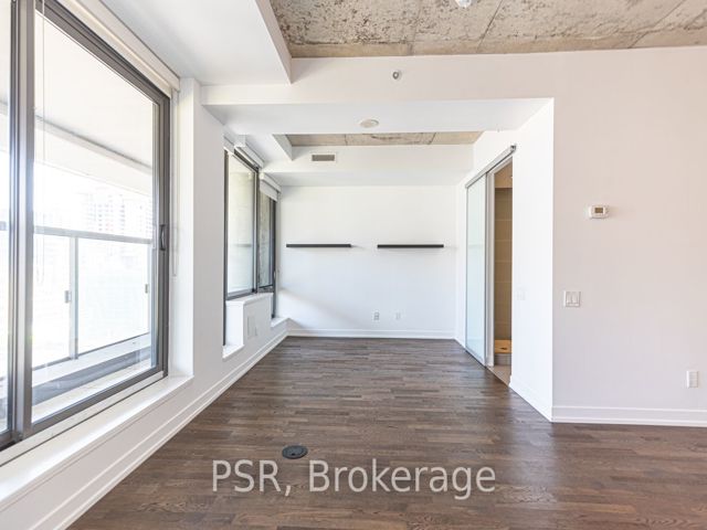 606 - 560 King St W