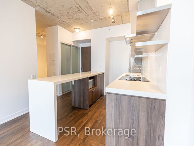 606 - 560 King St W