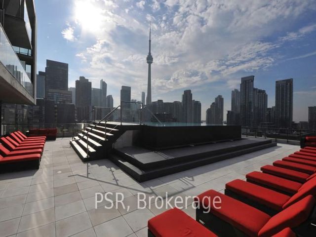 606 - 560 King St W