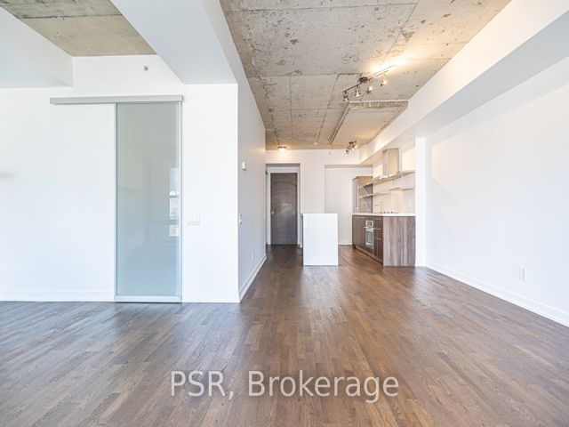 606 - 560 King St W