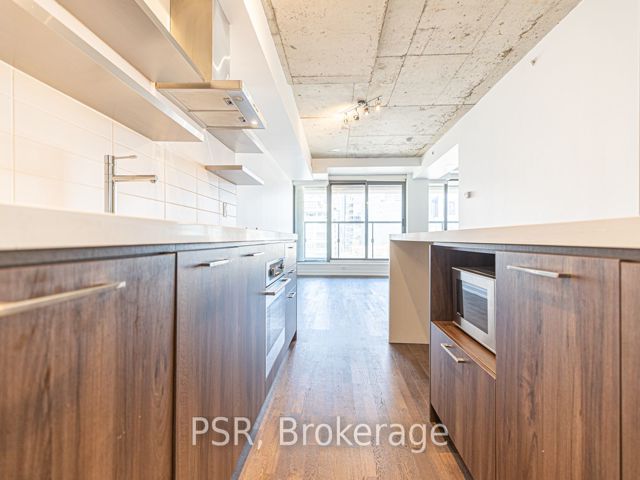 606 - 560 King St W